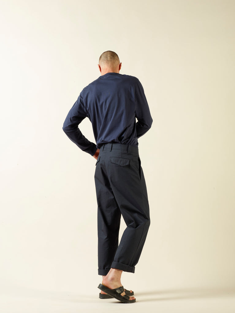 pleated trouser
