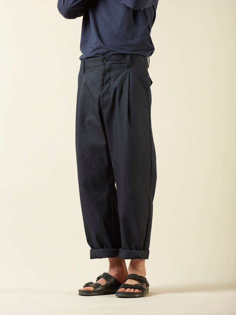 pleated trouser