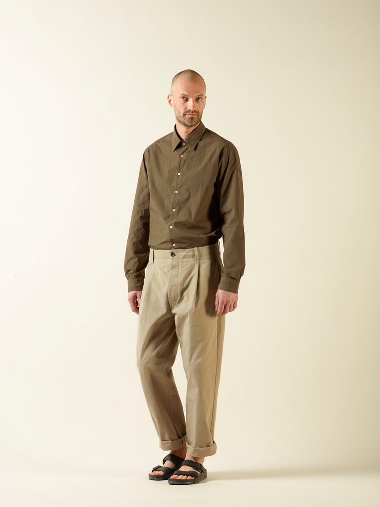 pleated trouser