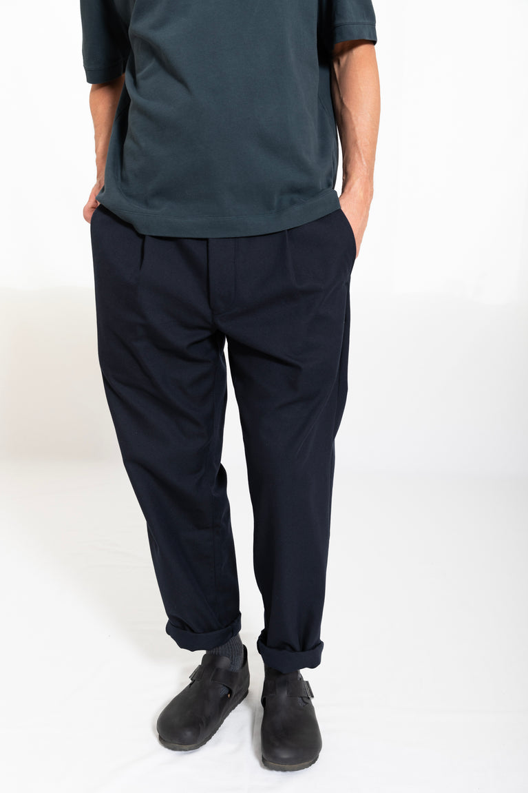 pleated trouser
