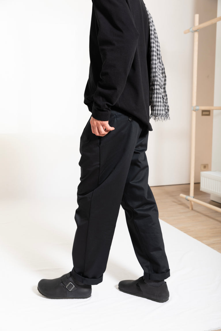 pleated trouser