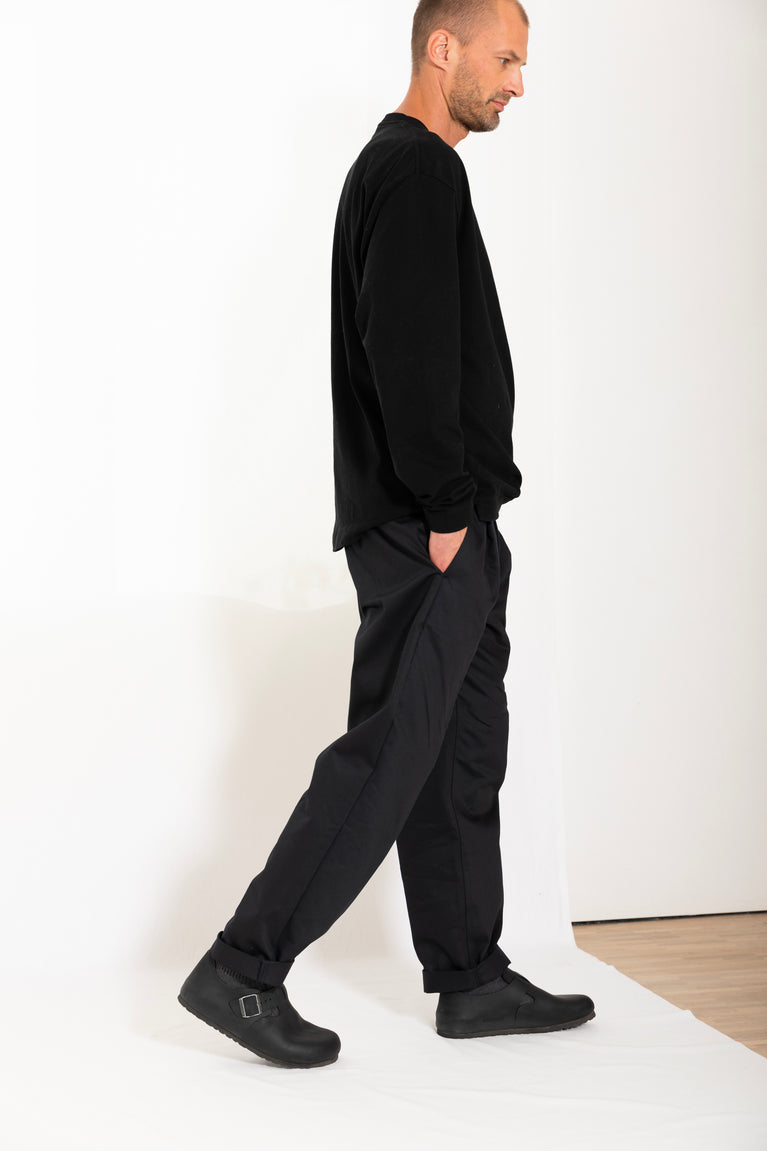 pleated trouser