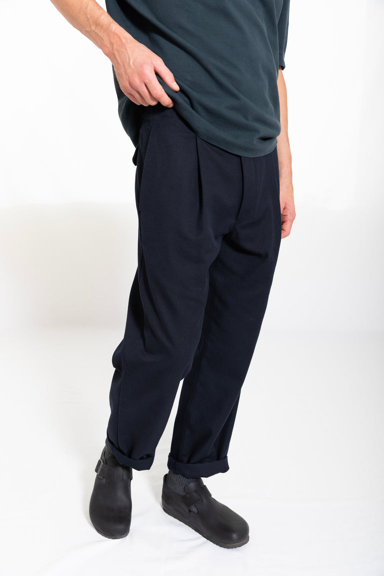 pleated trouser