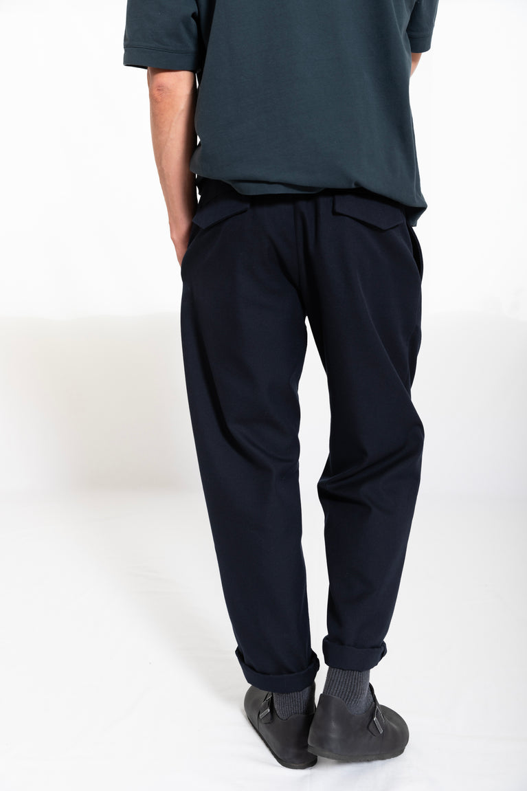 pleated trouser