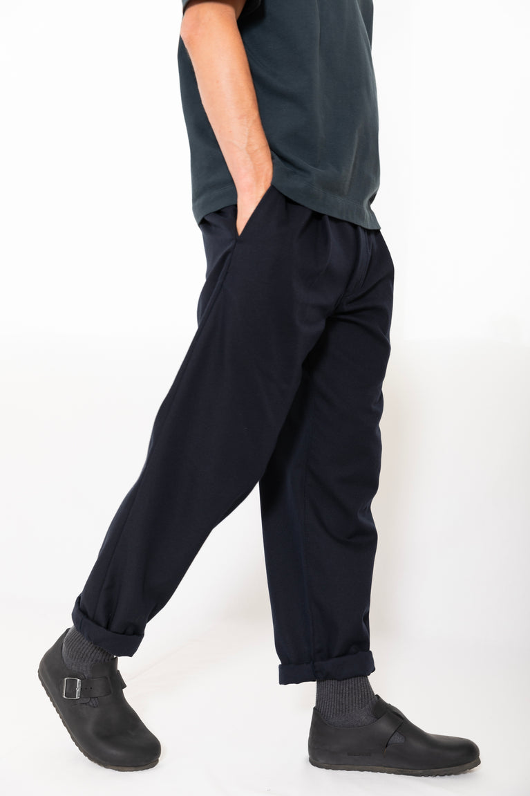 pleated trouser