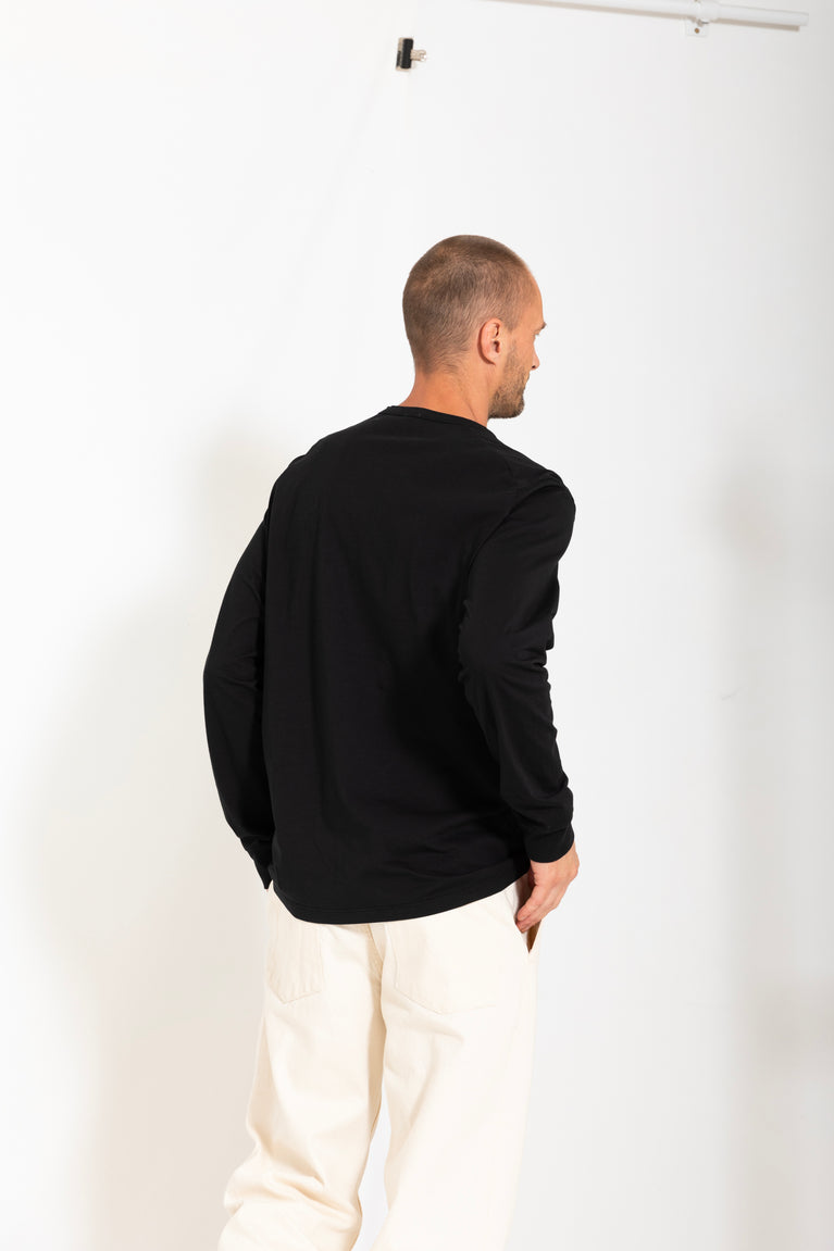 t-shirt long sleeve