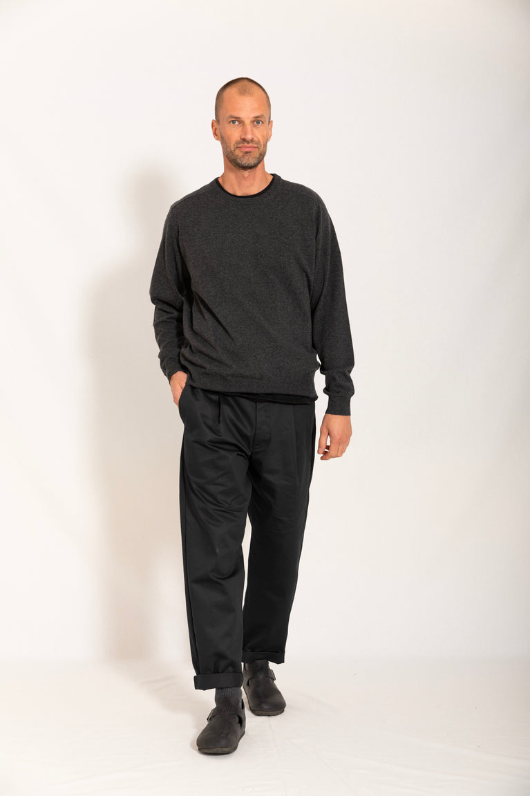 pleated trouser
