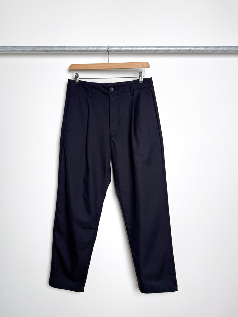 pleated trouser
