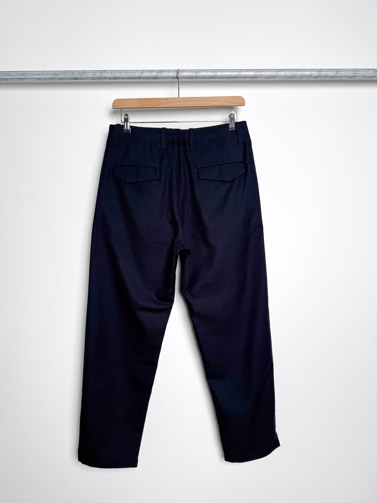 pleated trouser