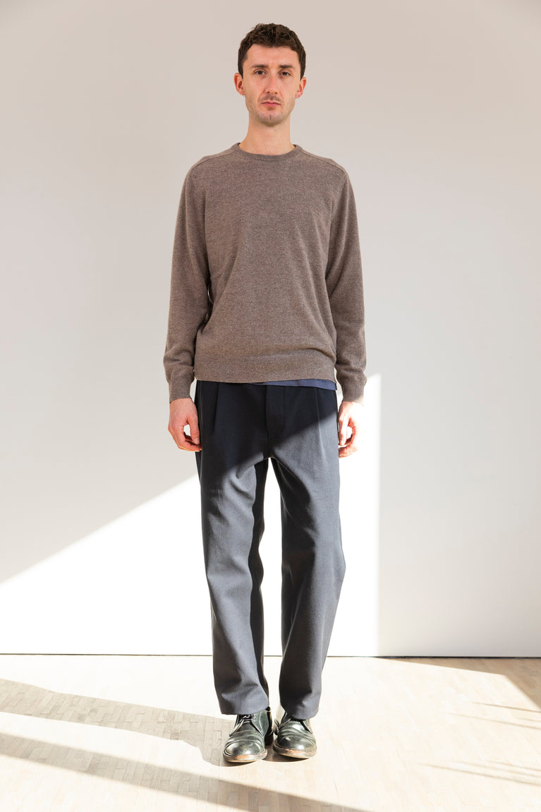 pleated trouser