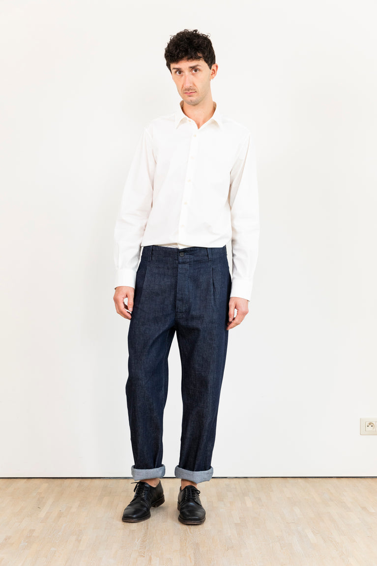 pleated trouser